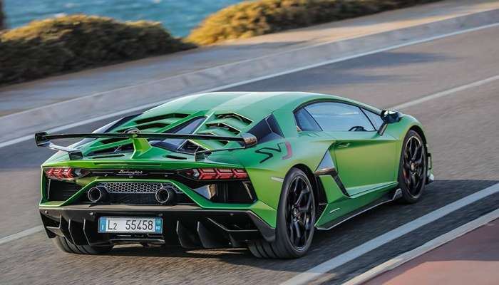 لامبورگینی اونتادور (Aventador)