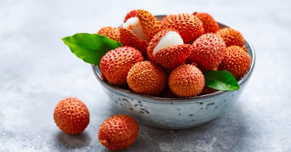 میوه های خاردار- لیچی (Lychee)