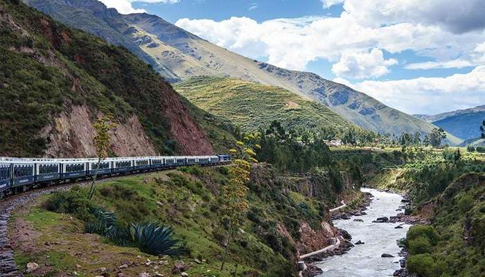 قطار بلموند آندین اکسپلورر   The Belmond Andean Explorer